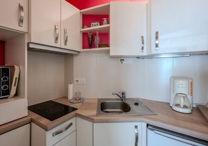 1-bedroom apartment with sea-facing balcony