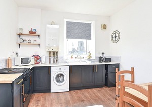 1 bedroom accommodation in Helensburgh