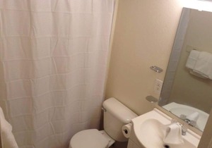 1 bedroom apartment for you! Next to Fort Sill