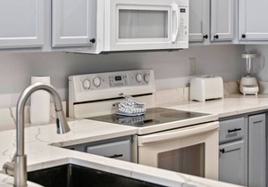 1 Bedroom Condo + Queen Suite (Adjoined Units, Lock-Off Access)