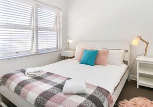 1 Bedroom Funky Beach Apartment Steps To The Beach