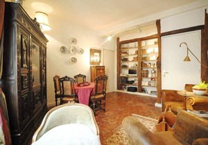 1 bedroom next to Notre Dame