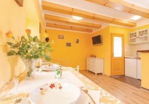 1 Bedroom Stunning Apartment In Omisalj