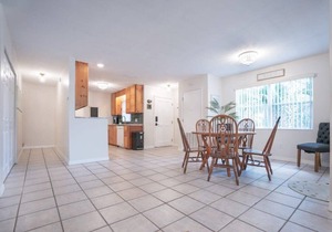 1 Block to Beach & A Street Apt with Patio/Parking
