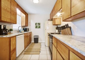 1 Block to Beach & A Street Boho/Tropical Apt