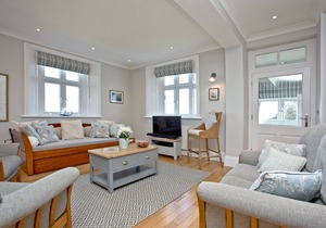 1 The Old Signal House - an apartment that sleeps 6 guests in 3 bedrooms