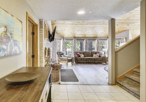 10 Conifer-Sunriver, Oregon: Hot Tub, BBQ, WiFi, SHARC Aquatics, Tubing Hill, Mt. Bachelor, Golf, Deschutes River, Tennis, Bike Paths