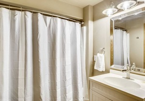 10 Conifer-Sunriver, Oregon: Hot Tub, BBQ, WiFi, SHARC Aquatics, Tubing Hill, Mt. Bachelor, Golf, Deschutes River, Tennis, Bike Paths