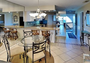 100 m² Condo ∙ 2 bedrooms ∙ 6 guests