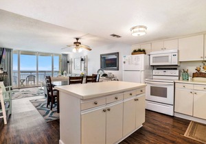 100 m² Condo ∙ 2 bedrooms ∙ 6 guests