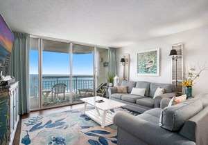 100 m² Condo ∙ 2 bedrooms ∙ 6 guests