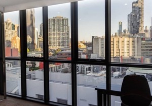 1014 Luxury Apt in Melbourne CBD with free parking