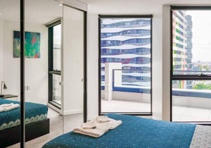 1014 Luxury Apt in Melbourne CBD with free parking
