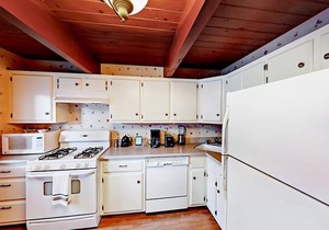 1027 Pine Mountain Drive Home 3 Bedrooms 2 5 Bathrooms Home