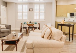 118 · St. Charles Suite #118 - Hotel Phillips