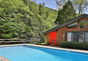 118 Two Double bed Standard Hotel room