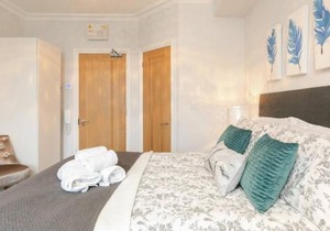 12 Helena Luxury Serviced Apartment