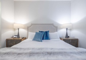 121 Hotel by AvantStay | Chic & Modern Superior Suite In Ideal Location!