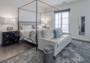 121 Hotel by AvantStay | Modern Executive Suite w/Juliet Balcony In Nashville!
