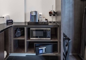 121 Hotel by AvantStay