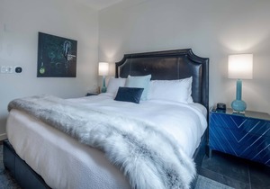 121 Hotel by AvantStay