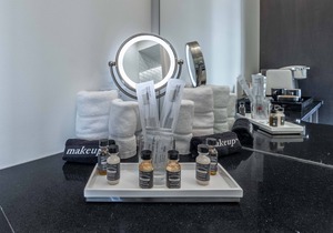 121 Hotel by AvantStay | Chic & Modern Deluxe Suite In Ideal Nashville Location!
