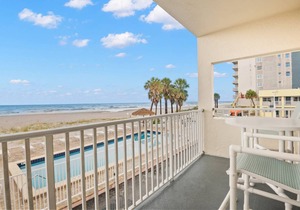 132 m² Condo ∙ 2 bedrooms ∙ 6 guests