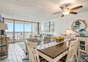 147 m² Condo ∙ 3 bedrooms ∙ 10 guests