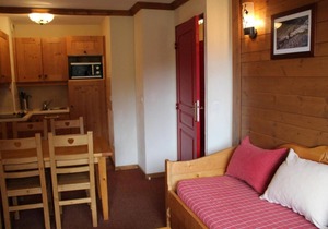 150m from shops, 2nd floor, view swimming pool, fitness, swimming pool, balcony, tv, ski locker