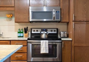 16th FL Bold CozySuites with pool, gym #1