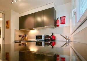 184 * Good location, spacious, comfortable and bright. Free parking included !