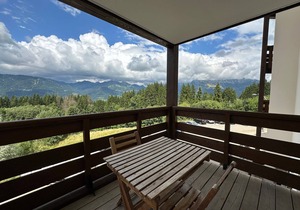 2-bed apt, 6-7 guests, slopeside at Morillon 1100