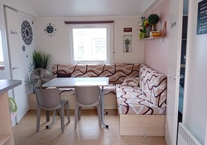 2 Bed - Sleeps 4 - Free Parking - 5 mins to Beach