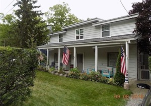 2 Bedroom 1.5 bath home on Conesus Lake