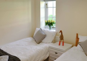 2 bedroom accommodation in Stalham Staithe