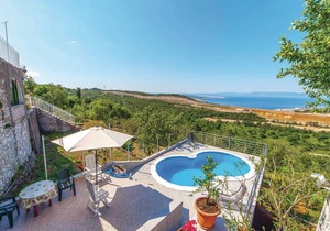 2 bedroom accommodation in Krasica