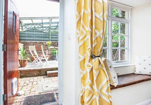 2 bedroom accommodation in Knowle, near Cullompton