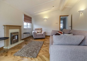 2 bedroom accommodation in Sproatley