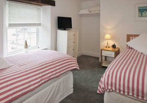 2 bedroom accommodation in Instow, near Bideford