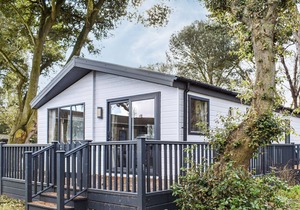 2 bedroom accommodation in Corton