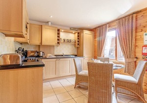 2 bedroom accommodation in Tilford, Farnham