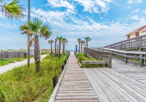 2 Bedroom, Across the street from the beach! & Pup-Friendly!