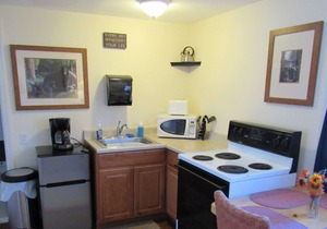 2 Bedroom Apartment with Access to LI Sound