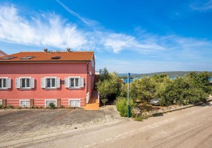 2 bedroom beautiful apartment in Punat