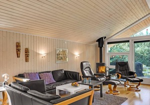 2 bedroom home in Føllenslev