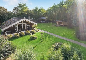 2 bedroom home in Føllenslev