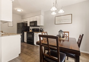 2 Blocks from AT&T Stadium ★ Comfy Beds ★ Inviting