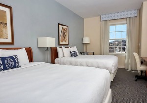 2 Relaxing Hotel Rooms Near Woodrow Wilson Library and Downtown Attractions