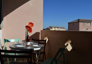 2-room apartment with pool, tennis, and parking in Saint Pierre la Mer