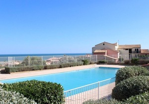 2-room apartment with pool, tennis, and parking in Saint Pierre la Mer